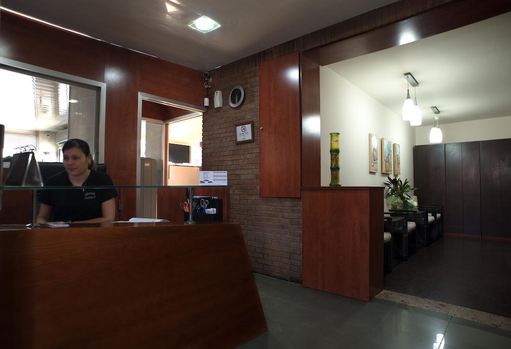 Hostal Xarau เซร์ดันโยลา เดล บาเยส ภายนอก รูปภาพ